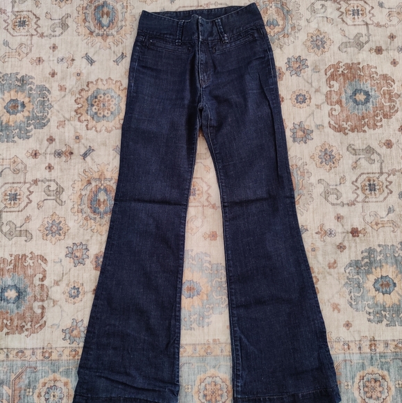 Club Monaco, 26 - dark denim jeans with clasp enclosure - Picture 2 of 10